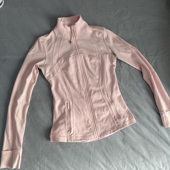 Lululemon Define Strawberry Milkshake Luon - Picture 1 of 5